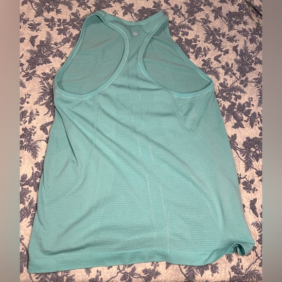 Small Tank Top 4 Piece Bundle (VGUC) - Picture 4 of 7